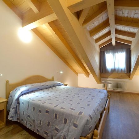 Апарт отель La Casa Al Noce Медзана Экстерьер фото
