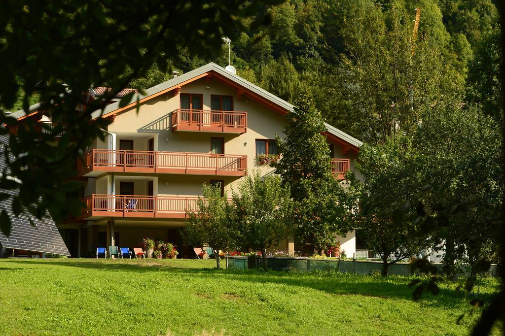 Апарт отель La Casa Al Noce Медзана Экстерьер фото