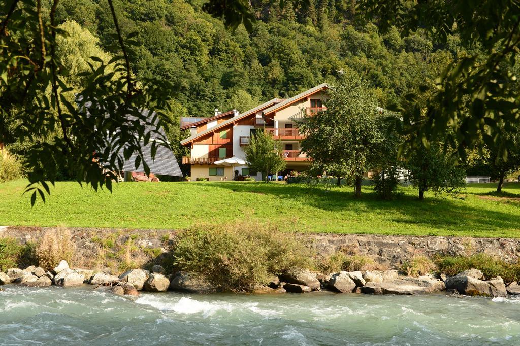 Апарт отель La Casa Al Noce Медзана Экстерьер фото