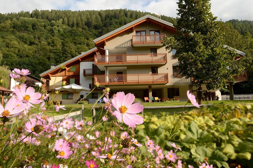 Апарт отель La Casa Al Noce Медзана Экстерьер фото